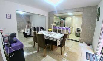 Imagem 5: CASA VERSÁTIL COM POTENCIAL DE RENDA COM SALÃO COMERCIAL AMPLO