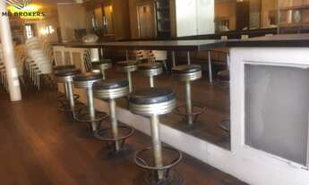 Imagem 5: 3 banheiro, 4 vagas na garagem