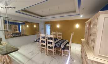 Imagem 3: 4 dormitórios, 3 banheiro, 1 vaga na garagem, 200M² de Área Construída