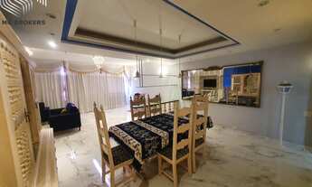 Imagem 2: 4 dormitórios, 3 banheiro, 1 vaga na garagem, 200M² de Área Construída