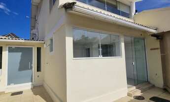 Imagem: Casa de alto padrão em condomínio na Barra