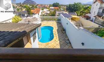 Imagem: 3 dormitórios, 1 suítes, 5 banheiro, 3