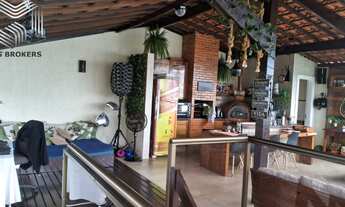 Imagem 4: 3 dormitórios, 3 suíte, 4 banheiro, 2 vagas na garagem, 230M² de Área Construída