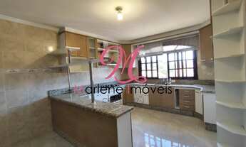 Imagem: Linda Casa com 5 Quartos e Área Gourmet