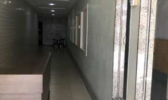 Imagem 2: Apartamento à venda: 2 quartos, 1 sala, 1 banheiro, vaga de garagem e 98,00 m² de área. Im