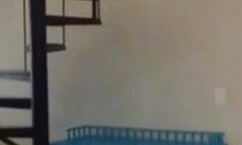 Imagem 3: Cobertura tipo Duplex de 190m com 3 dormitórios sendo 1 suíte. Entre praias do Tenório e P