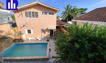 Imagem 2: Casa, com 4 dormitórios, sendo 2 suítes, 3 vagas de garagem cobertas, no Itaguá, em Ubatub