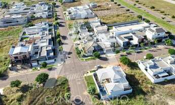 Imagem 2: Terreno, 490M² de Área Construída na Rua Dos Agaves