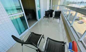 Imagem 7: Com quatro suítes espaçosas, além de uma dependência de empregada completa, este imóvel é