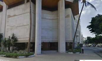 Imagem 6: Leilão de Apartamento Luxuoso em Copacabana: 4 Quartos, 2 Suítes, 1 Sala, 3 Banheiros, 4 V