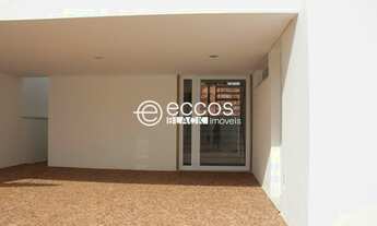 Imagem 2: Casa em dois pavimento à venda no bairro Jardim Karaíba