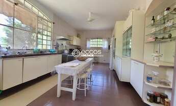 Imagem 4: Chácara com 12.000m2 de área, 453m2 construídos