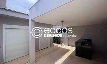 Imagem 2: Casa em condomínio com 3 quartos para venda na Zona Sul