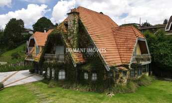 Imagem: 5 dormitórios, 3 suíte, 1 banheiros, 2