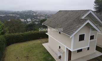 Imagem 2: CASA RESIDENCIAL em CAMPOS DO JORDÃO - SP, Região do Atalaia