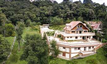 Imagem: 6 dormitórios, 1 suítes, 4 banheiro, 4