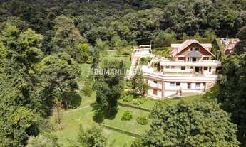 Imagem 2: CASA RESIDENCIAL em CAMPOS DO JORDÃO - SP, Região do Parque Pedra do Baú