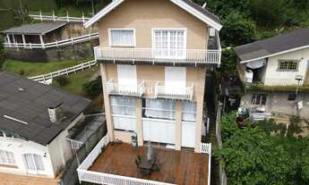 Imagem 2: CASA RESIDENCIAL em CAMPOS DO JORDÃO - SP, Região da Abernéssia