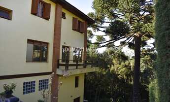 Imagem 3: 4 dormitórios, 2 suíte, 2 banheiro, 3 vagas na garagem