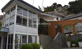 Imagem: 3 dormitórios, 2 banheiro, 2 vagas na garagem