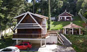 Imagem: 4 dormitórios, 2 banheiro, 4 vagas na garagem