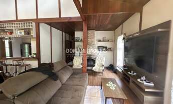 Imagem 2: CASA RESIDENCIAL em CAMPOS DO JORDÃO - SP, Região do Alto do Capivari