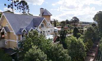 Imagem 2: CASA RESIDENCIAL em CAMPOS DO JORDÃO - SP, Região do Alto do Capivari