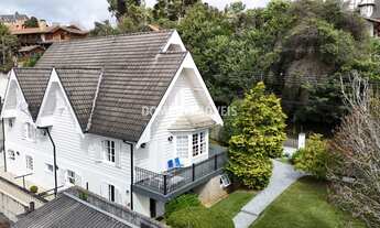 Imagem 2: CASA RESIDENCIAL em CAMPOS DO JORDÃO - SP, Região de Capivari