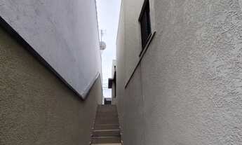 Imagem 5: Essa casa conta com uma arquitetura moderna e sofisticada