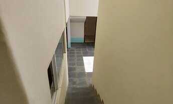 Imagem 4: Casa principal com 2 quartos sala ,cozinha ,banheiro ,garagem fechada, lavanderia ,casa fu