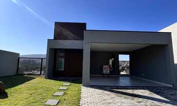 Imagem 2: Casa à venda em Atibaia-SP: 3 quartos, 3 suítes, 2 salas e 4 vagas de garagem no Condomíni