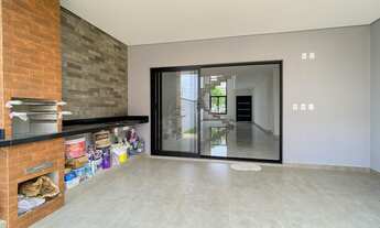 Imagem 3: Sobrado com piscina e móveis planejados