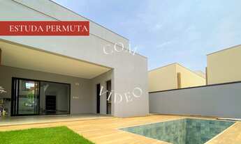 Imagem: Sobrado com piscina e móveis planejados