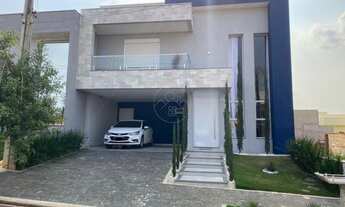 Imagem: Sobrado de 230m² com Piscina e Acabamentos