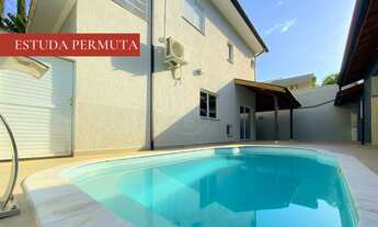 Imagem: Sobrado de esquina com piscina