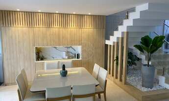 Imagem 2: Sobrado de 230m² com Piscina e Acabamentos Premium!