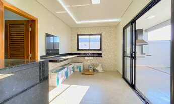 Imagem 4: Casa com suíte com closet e espaço para construção de piscina