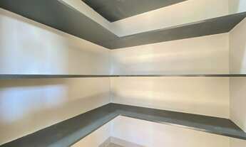 Imagem 6: Casa com suíte com closet e espaço para construção de piscina