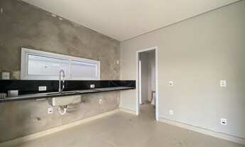 Imagem 6: Sobrado com 3 suítes e espaço para construção de piscina