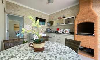 Imagem 2: Sobrado com piscina e móveis planejados