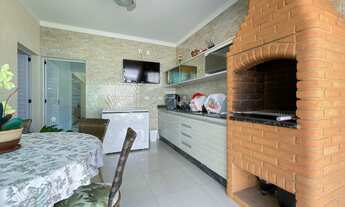 Imagem 3: Sobrado com piscina e móveis planejados