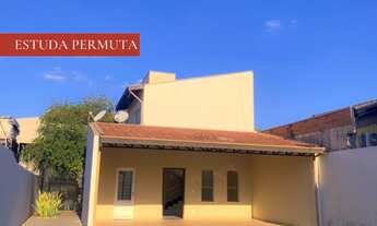 Imagem: Casa em área tranquila e arborizada, próxima