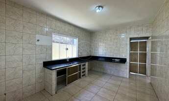 Imagem 3: Casa com três quartos, uma suíte