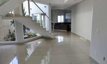 Imagem 2: Sobrado 3 Dormitórios 1 suíte com banheira e Piscina Aquecida