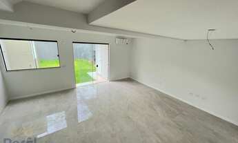 Imagem 4: Sobrado geminado a venda em condomínio fechado com tres quartos sendo uma suite no bairro