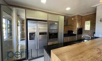 Imagem 7: Sobrado de esquina a venda com quatro suites e piscina no bairro Bom Retiro - Joinville/ S