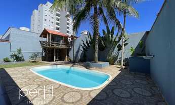 Imagem 4: Casa à venda com 01 suíte e 02 dormitórios, 260m2 de área total, averbada, piscina e casa