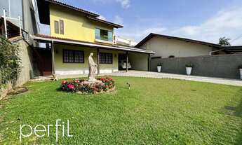 Imagem 2: Casa Sobrado a venda com tres quartos sendo uma suite e piscina no bairro Aventureiro - Jo