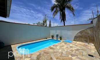 Imagem 4: Sobrado geminado com piscina à venda - 3 quartos, sendo 1 suíte com ampla sacada - bairro