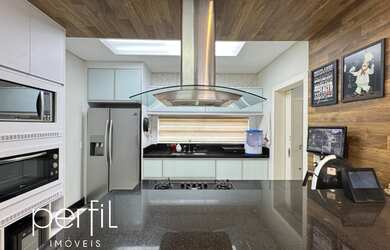 Imagem 9: Sobrado a venda em condomínio fechado com três suítes no bairro América - Joinville/ SC